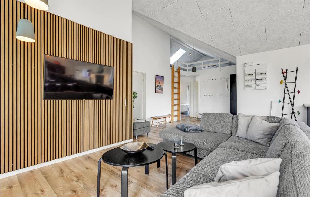 Beautiful Home In Haderslev With 12 Bedrooms, Sauna And Wifi photo 1