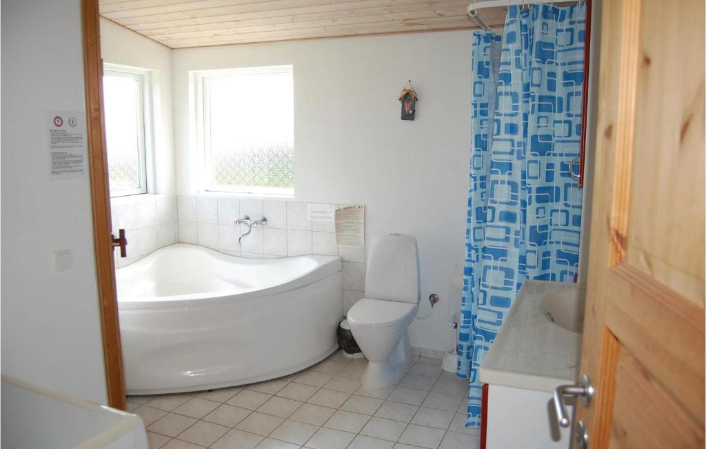 Beautiful Home In Juelsminde With 3 Bedrooms And Sauna photo 3
