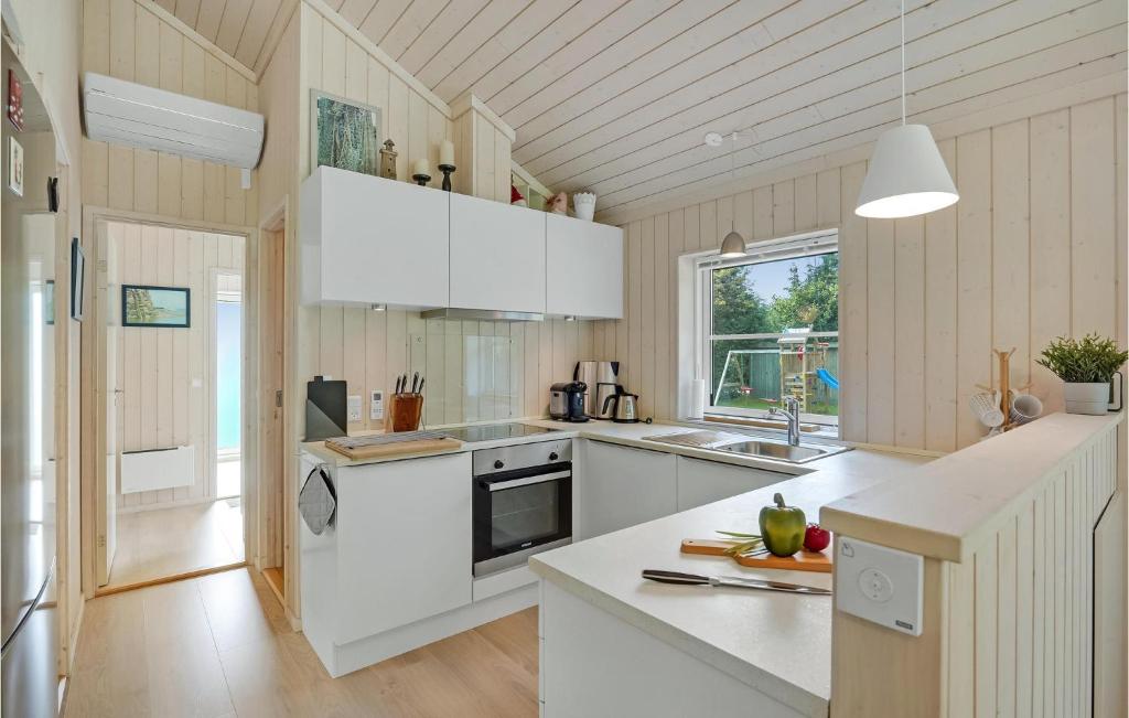 Nice Home In Gedser With 3 Bedrooms And Wifi photo 4