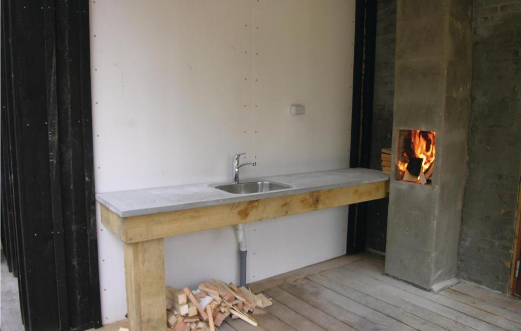 Amazing Home In Aakirkeby With 3 Bedrooms, Sauna And Wifi photo 2