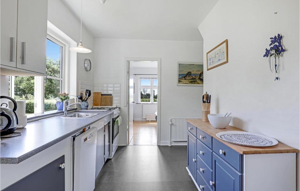 Awesome Home In Rnne With 2 Bedrooms And Wifi photo 2