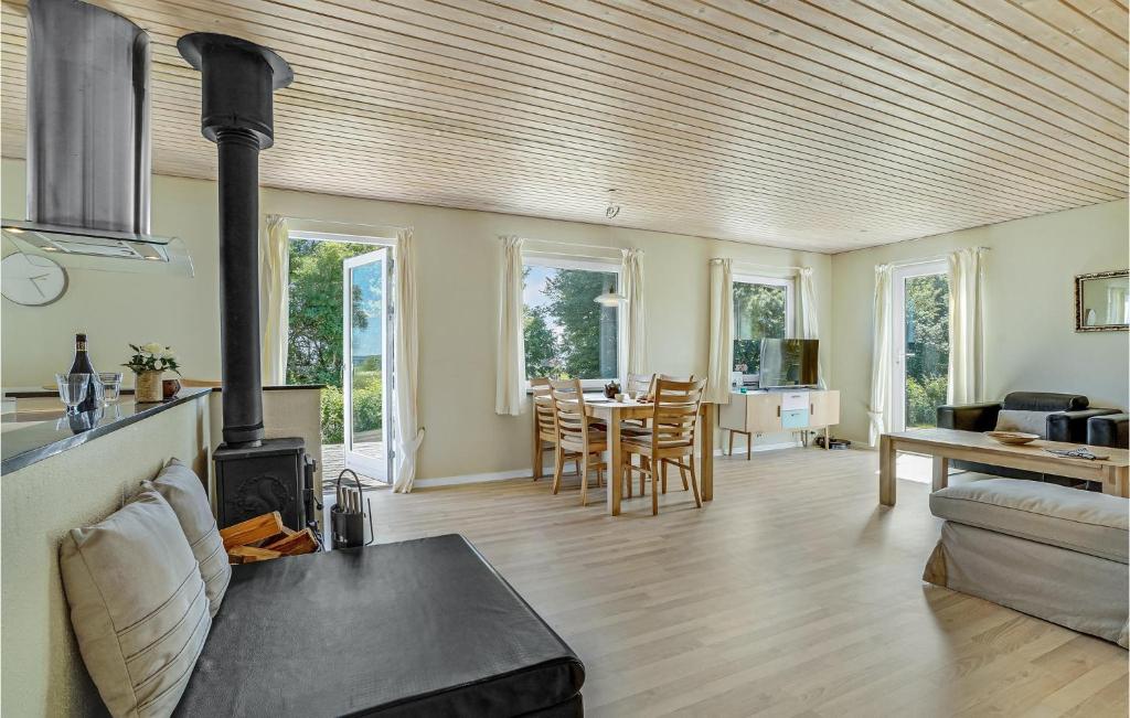Nice Home In Fars With 3 Bedrooms And Sauna photo 3
