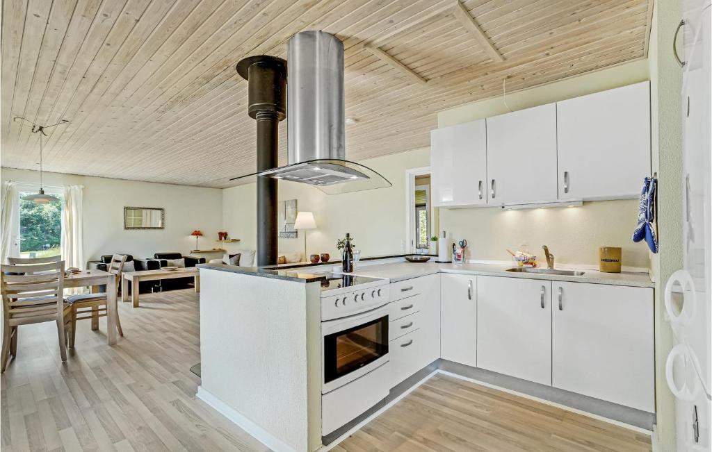 Nice Home In Fars With 3 Bedrooms And Sauna photo 4