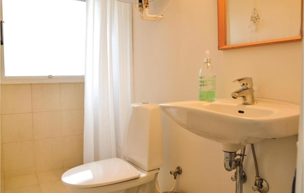 Awesome Home In Hornbk With 4 Bedrooms And Wifi photo 1