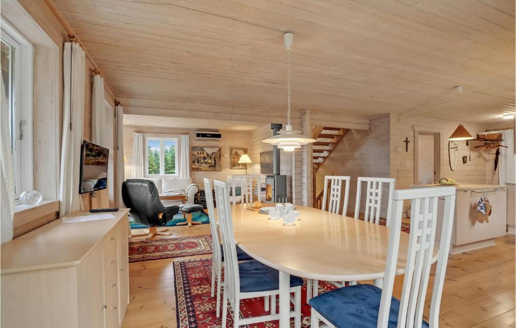 Nice Home In Hjslev With Sauna, Wifi And 3 Bedrooms photo 1