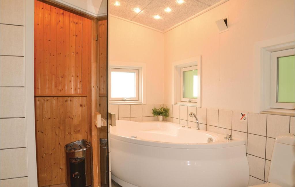 Awesome Home In Ansager With 3 Bedrooms, Sauna And Wifi photo 1