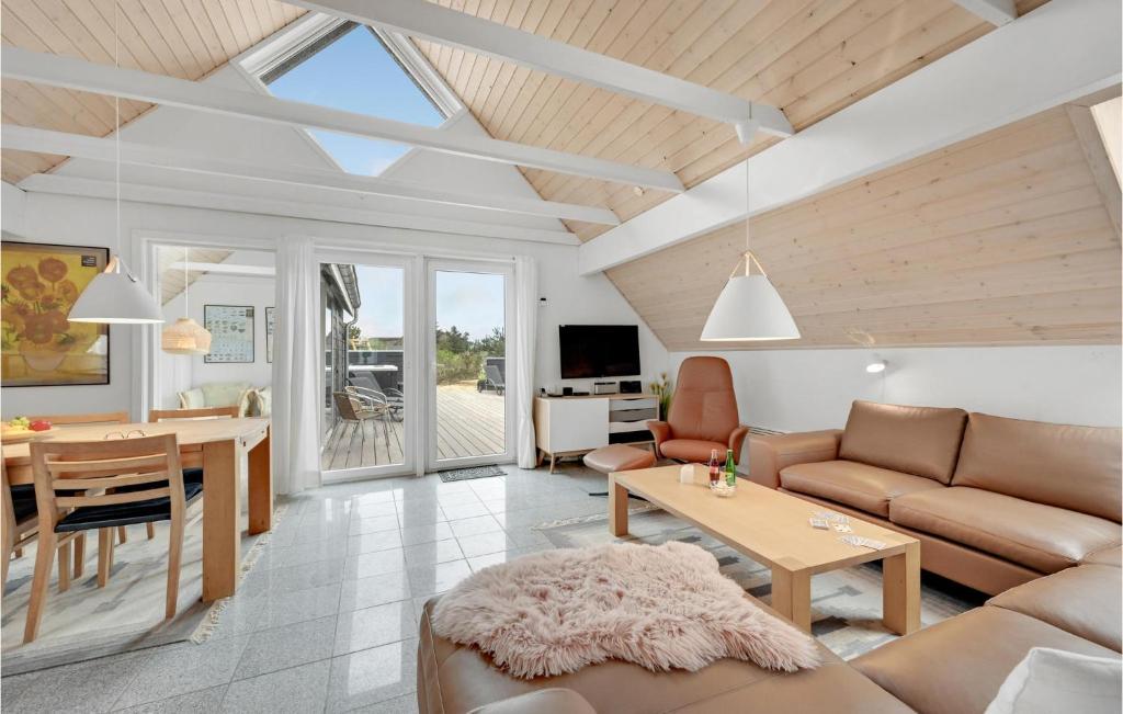 Amazing Home In Hvide Sande With 4 Bedrooms, Sauna And Wifi photo 1