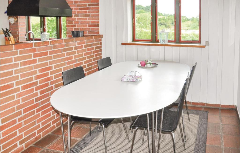 Nice Home In Faaborg With 4 Bedrooms, Sauna And Wifi photo 3