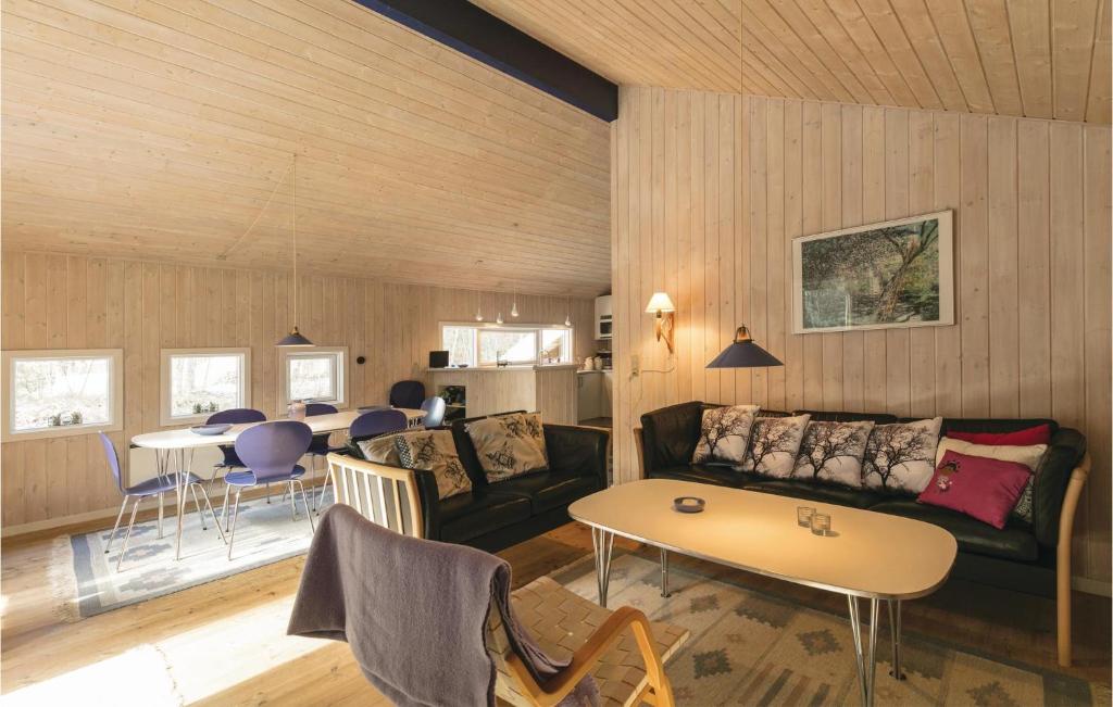 Amazing Home In Nex With 3 Bedrooms, Sauna And Wifi photo 3