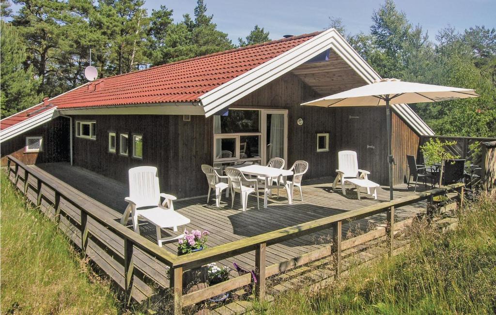 Amazing Home In Nex With 3 Bedrooms, Sauna And Wifi