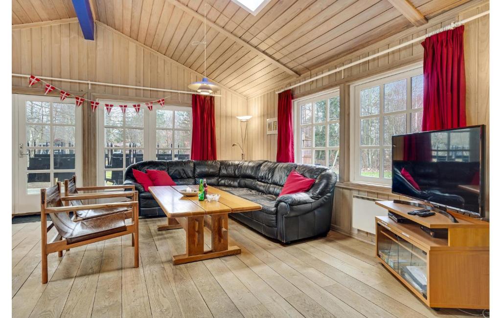Stunning Home In Vig With 5 Bedrooms, Wifi And Indoor Swimming Pool photo 3