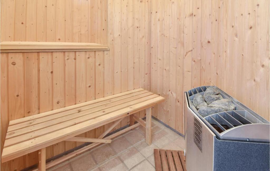 Stunning Home In Otterup With 4 Bedrooms, Sauna And Wifi photo 3