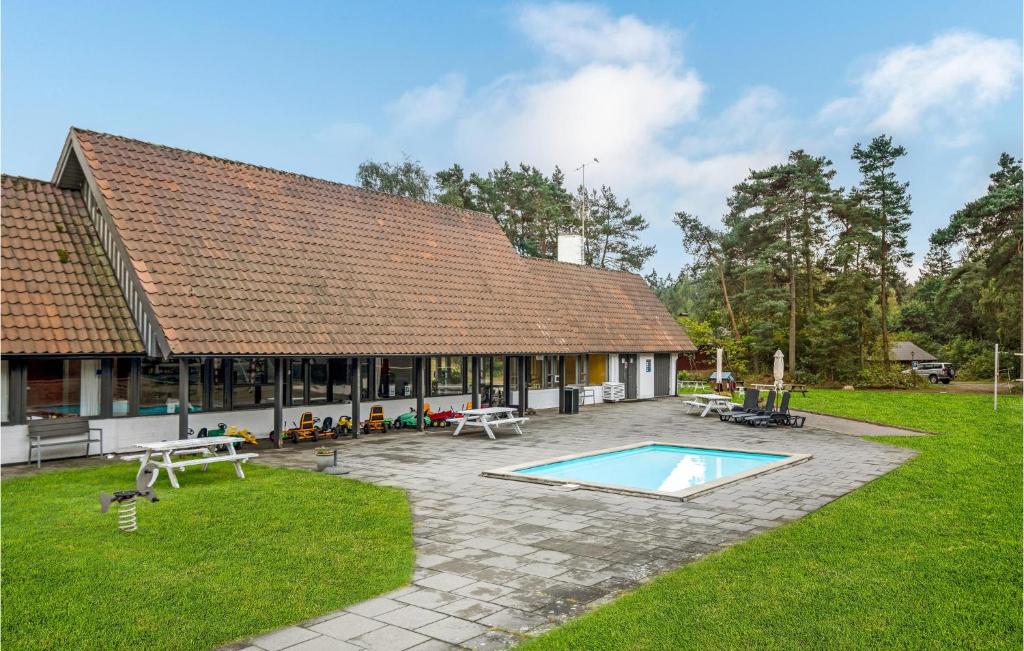 Nice Home In Nex With 3 Bedrooms, Outdoor Swimming Pool And Wifi photo 1