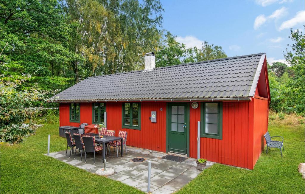 Nice Home In Nex With 3 Bedrooms, Outdoor Swimming Pool And Wifi