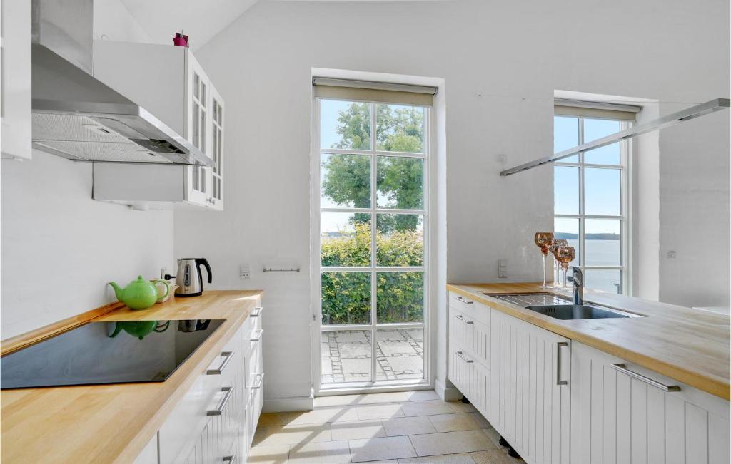 Stunning Home In Krus With 3 Bedrooms And Wifi photo 4