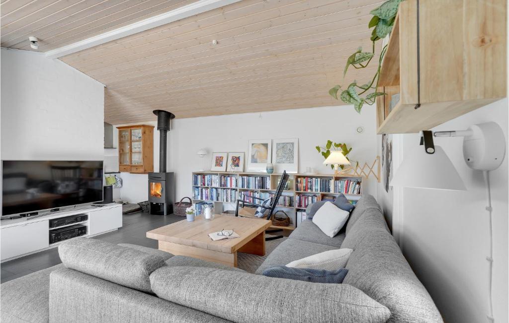 Awesome Home In Kge With 3 Bedrooms And Wifi photo 1