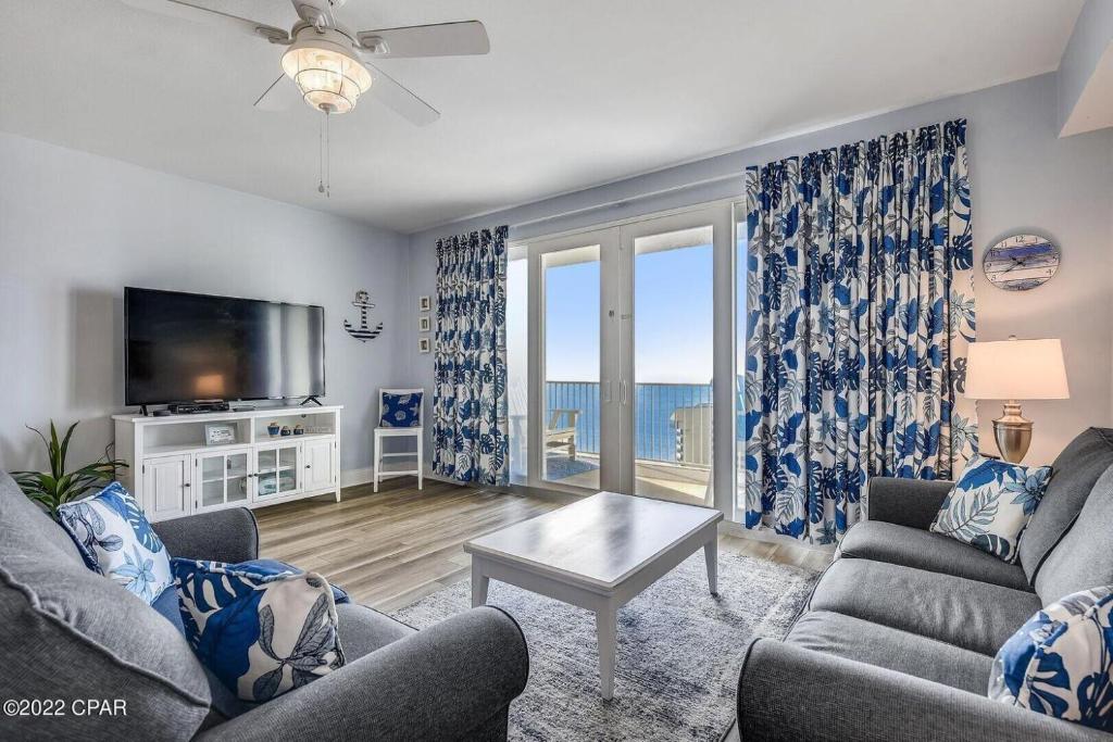 Beautiful Condo with Ocean View from 15th Floor photo 1