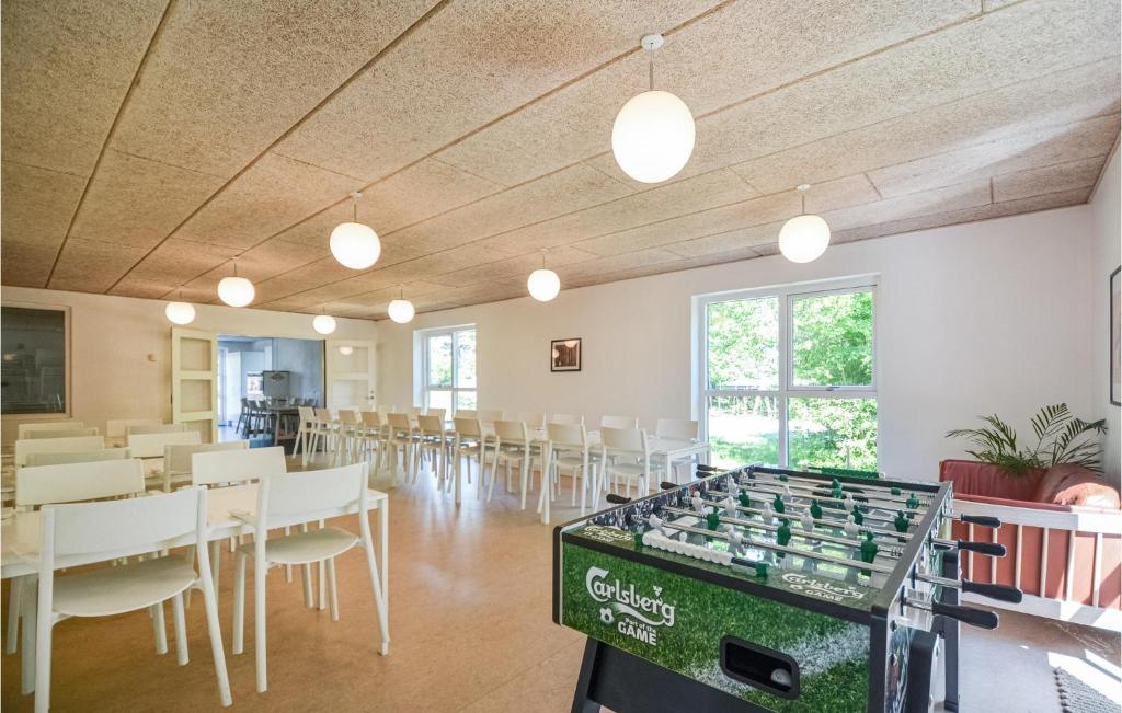 Beautiful Home In Glesborg With 8 Bedrooms And Wifi photo 4