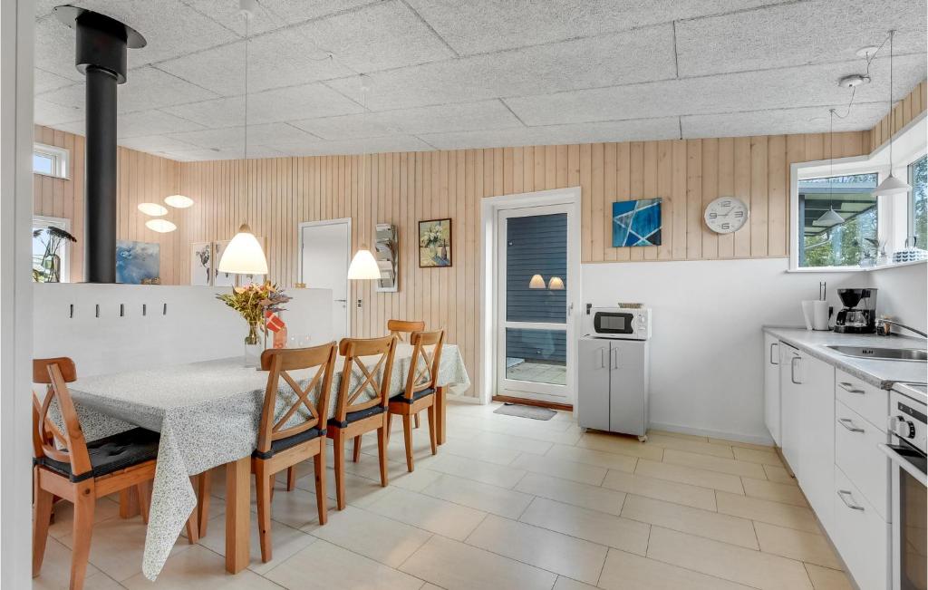 Amazing Home In Haderslev With 4 Bedrooms, Sauna And Wifi photo 3