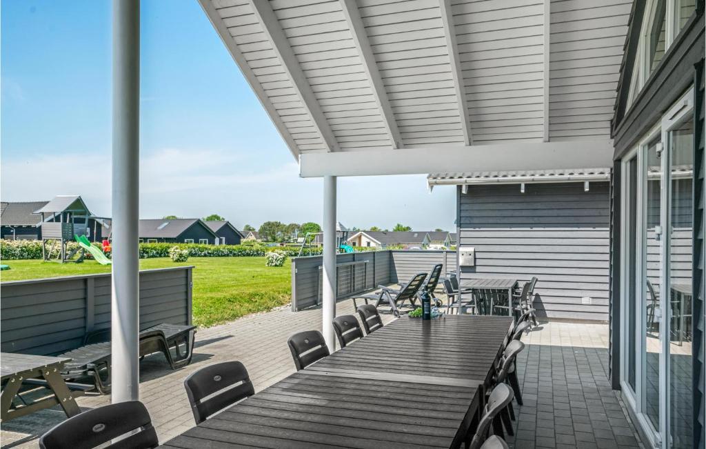 Awesome Home In Bogense With 7 Bedrooms, Wifi And Indoor Swimming Pool photo 4