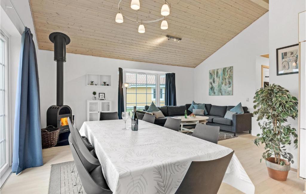 Stunning Home In Grsten With 4 Bedrooms, Sauna And Wifi photo 1