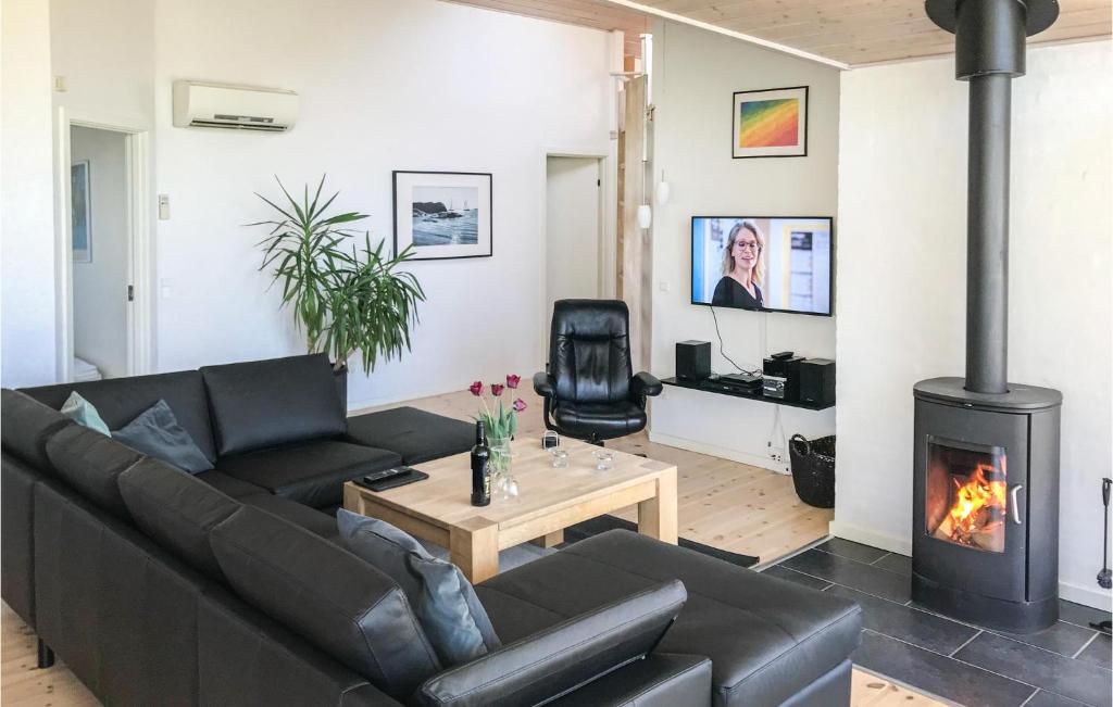 Stunning Home In rsted With 5 Bedrooms, Sauna And Wifi photo 2