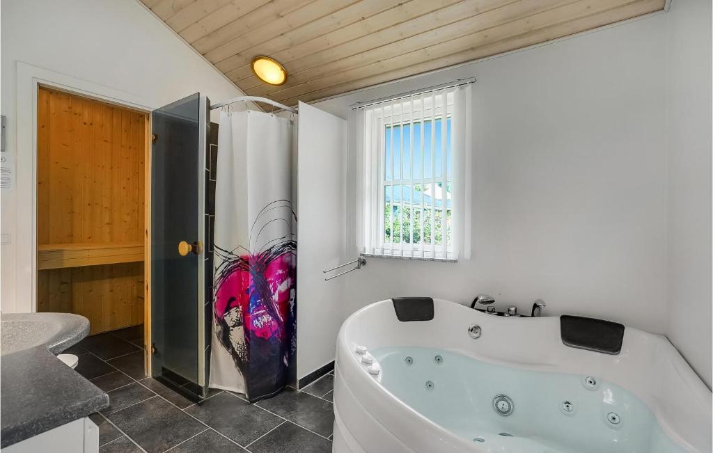 Stunning Home In rsted With 5 Bedrooms, Sauna And Wifi photo 4