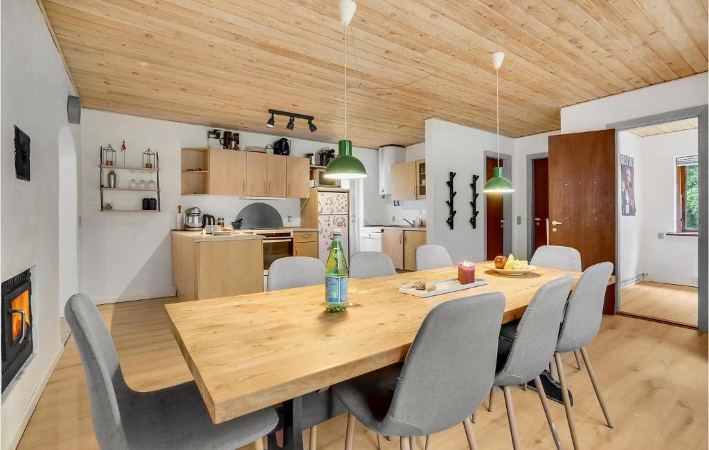 Stunning Home In Ans By With Wifi And 4 Bedrooms photo 1