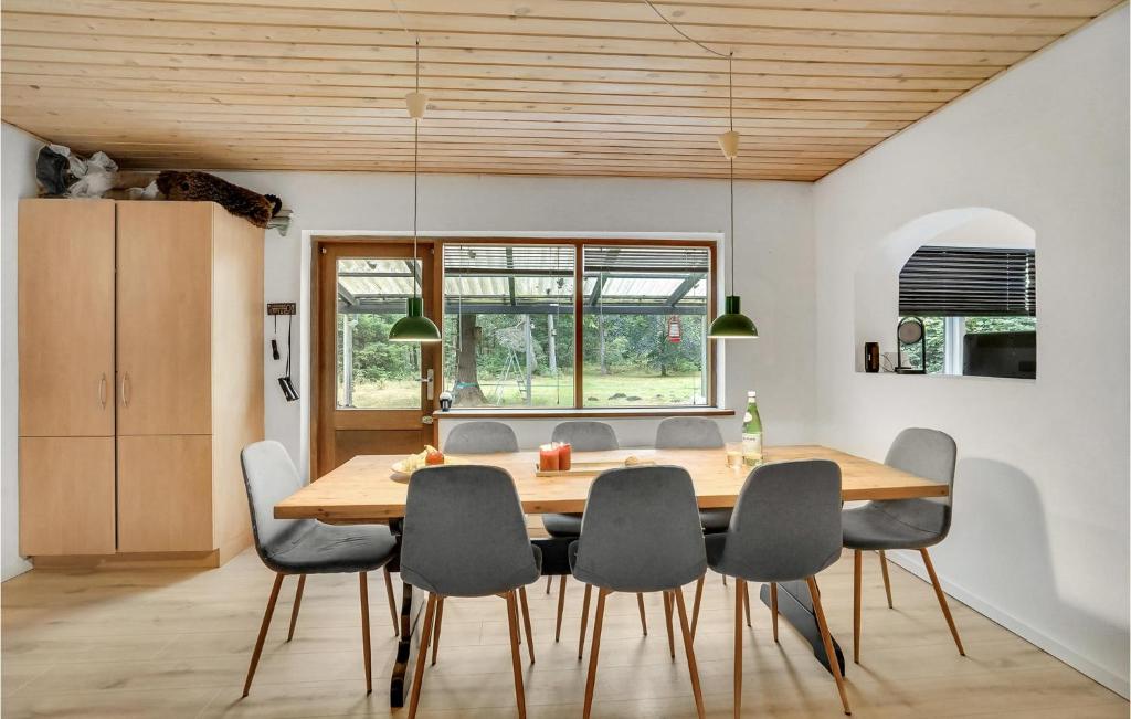 Stunning Home In Ans By With Wifi And 4 Bedrooms photo 2