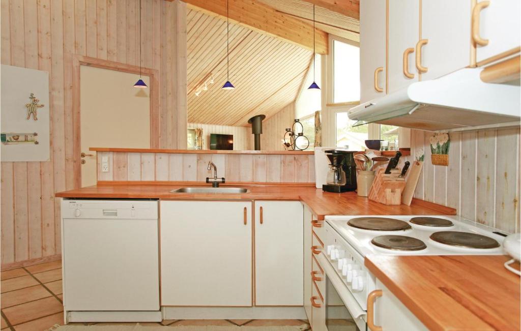 Beautiful Home In Sklskr With 4 Bedrooms, Sauna And Wifi photo 3