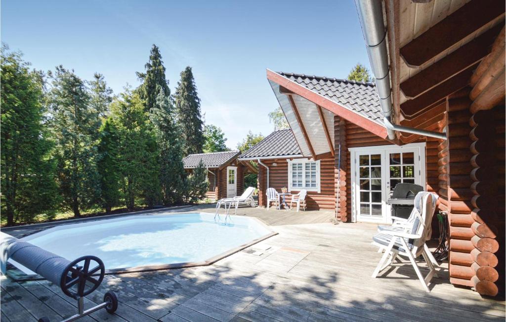 Beautiful Home In Lundby With Wifi, Outdoor Swimming Pool And Heated Swimming Pool photo 1