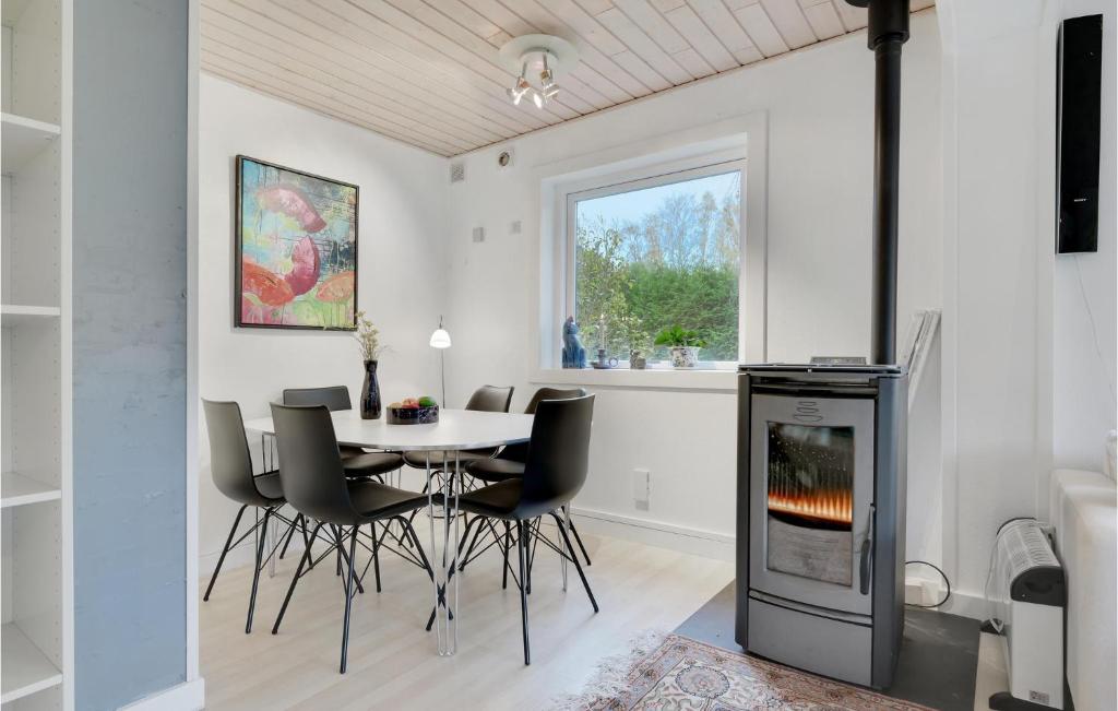 Stunning Home In Nykbing Sj With 4 Bedrooms And Wifi photo 1