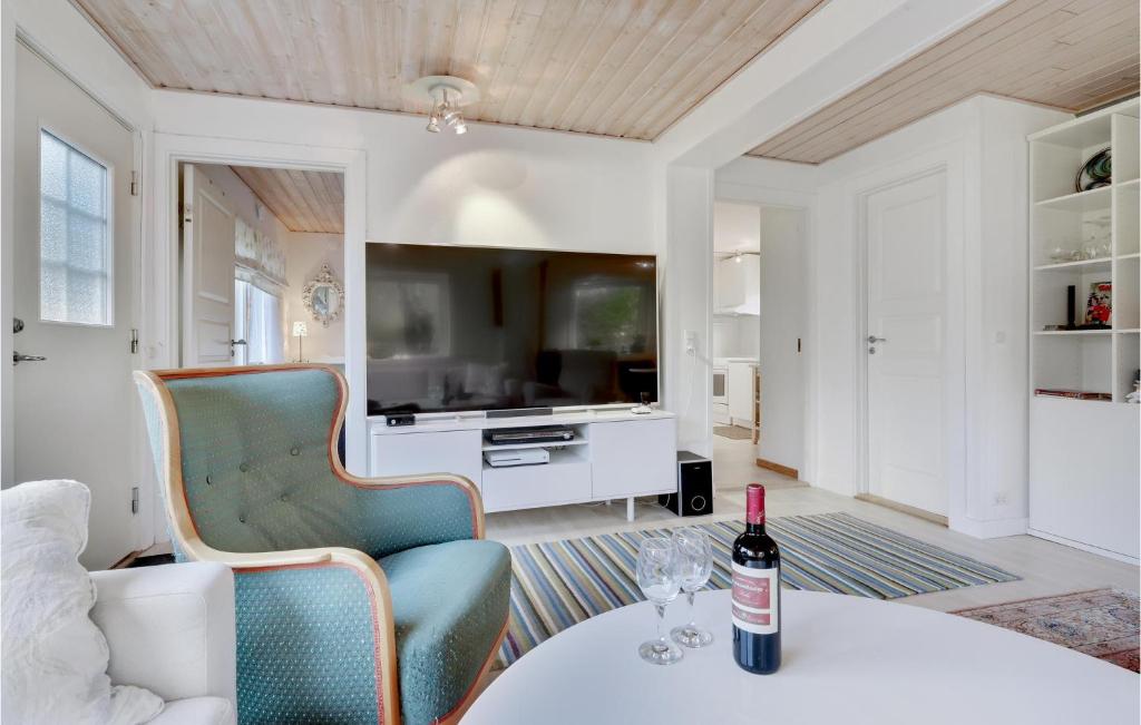 Stunning Home In Nykbing Sj With 4 Bedrooms And Wifi photo 4