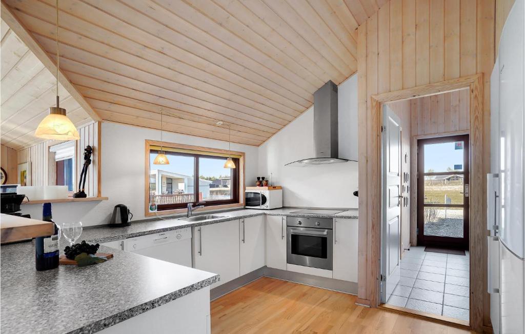 Amazing Home In Ansager With 4 Bedrooms And Wifi photo 1