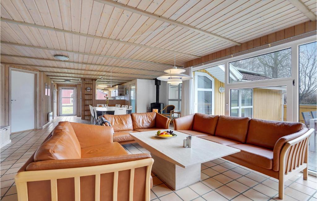 Stunning Home In Nordborg With 5 Bedrooms, Wifi And Indoor Swimming Pool photo 3