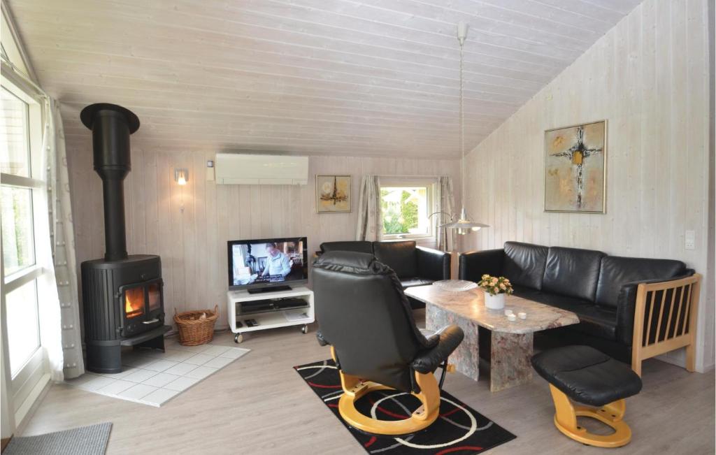 Amazing Home In Vggerlse With 4 Bedrooms, Sauna And Wifi photo 4
