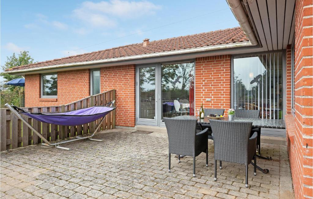 Awesome Home In Lgumkloster With 3 Bedrooms, Private Swimming Pool And Outdoor Swimming Pool photo 2