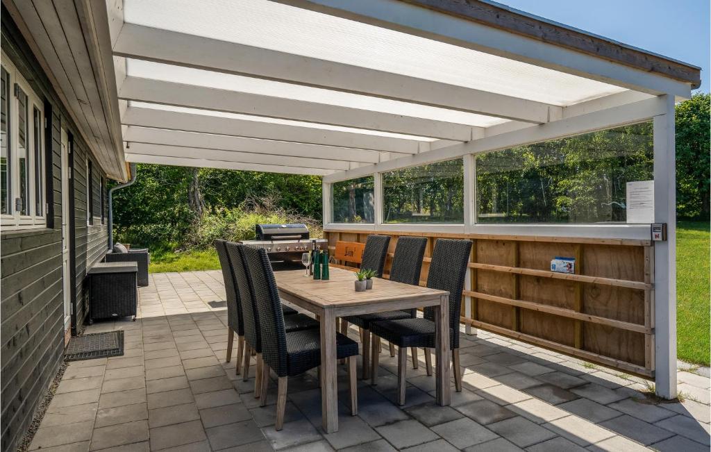 Awesome Home In Knebel With Sauna, 3 Bedrooms And Wifi photo 2
