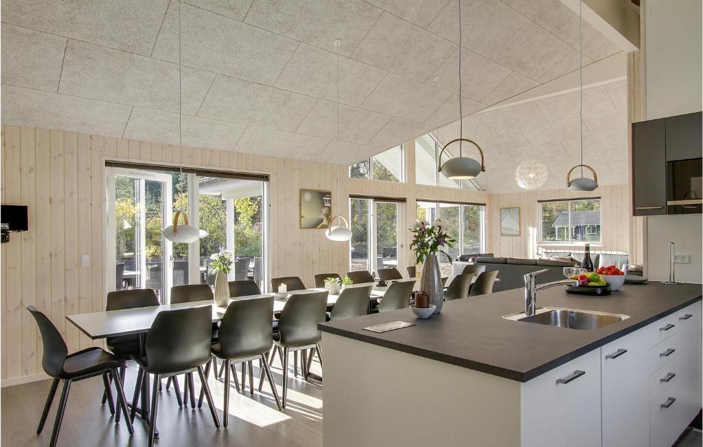 Nice Home In Frederiksvrk With 7 Bedrooms, Wifi And Indoor Swimming Pool photo 1