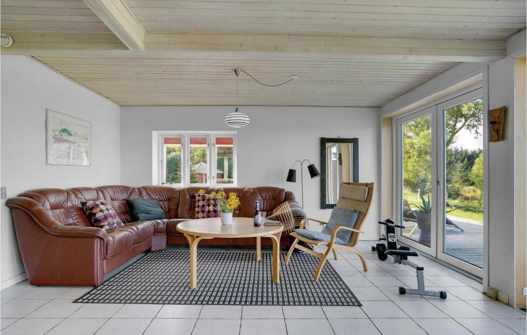 Beautiful Home In Christiansfeld With 6 Bedrooms, Sauna And Wifi photo 1