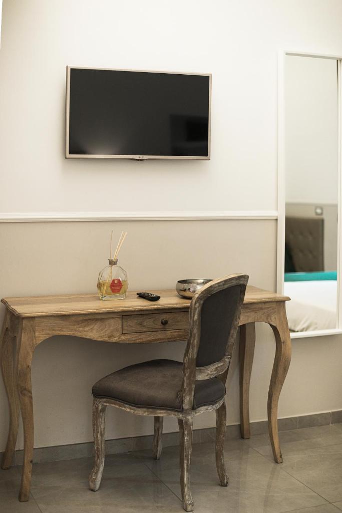 VATICANO LUXURY GUEST HOUSE - Tap to explore photos