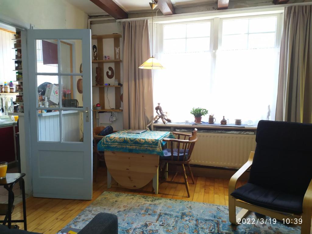 The cosy little house with the sundial photo 2