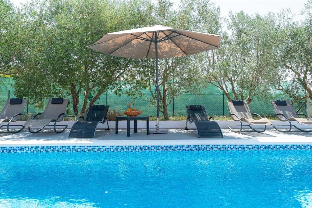 Holiday house Vesna with pool photo 3