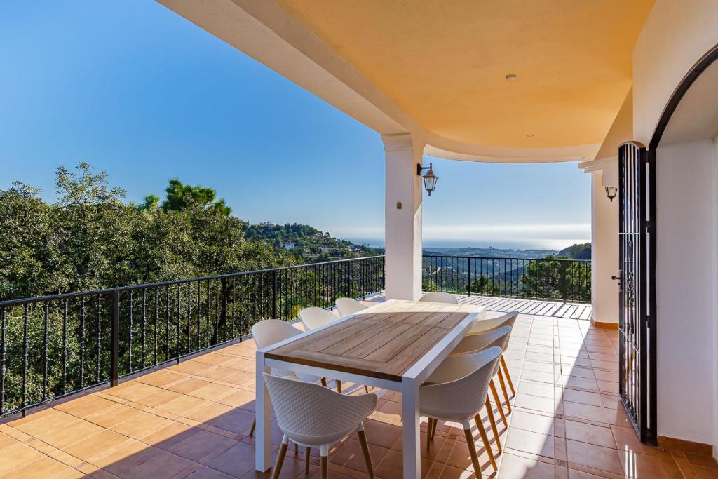 Luxury Mediterranean Villa La Ladera, Marbella photo 4