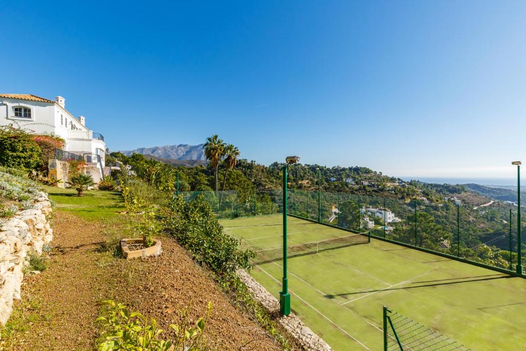 Luxury Mediterranean Villa La Ladera, Marbella photo 2