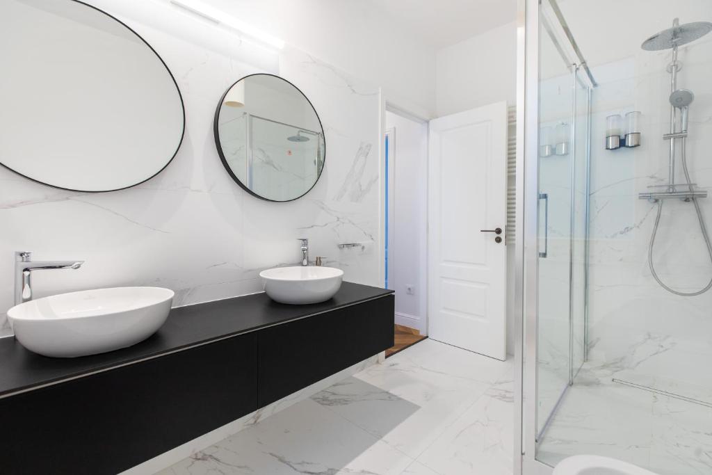 Majestic 4BR/4BATH apartment in Sagrada Familia area photo 1
