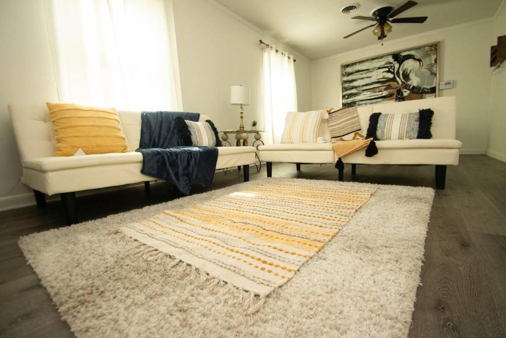 Midtown Serenity in Little Rock image
