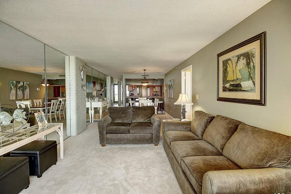 Sunrises and Ocean Views in This 2 Bedroom 2 Bath photo 3