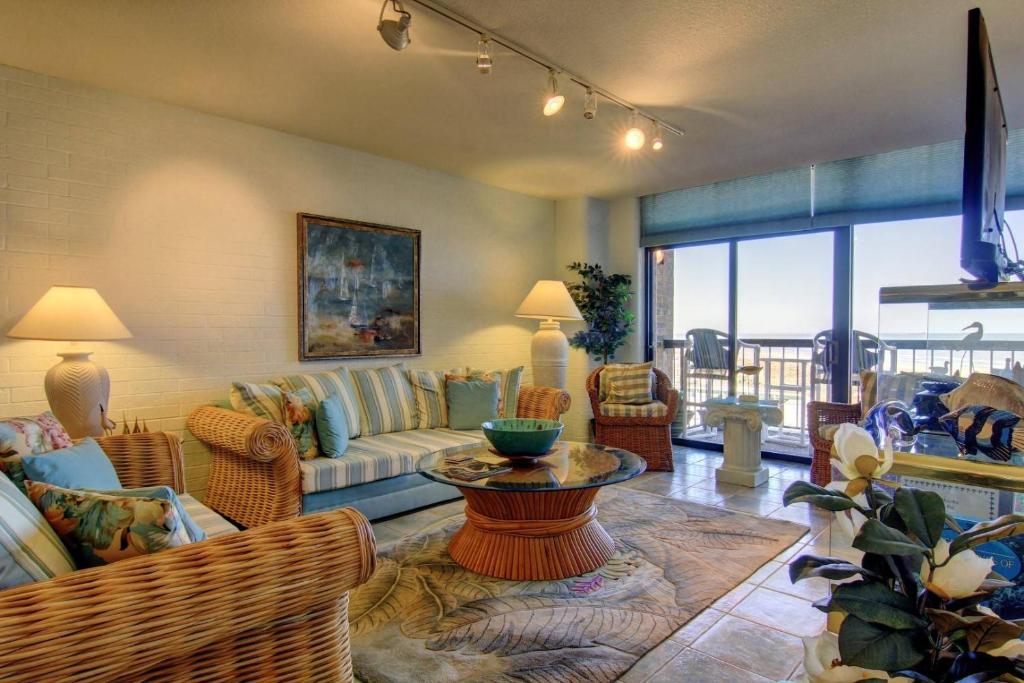 Relax with a Fabulous Ocean View and Ocean Sounds in This 2 Bedroom 2 Bath with Den photo 2