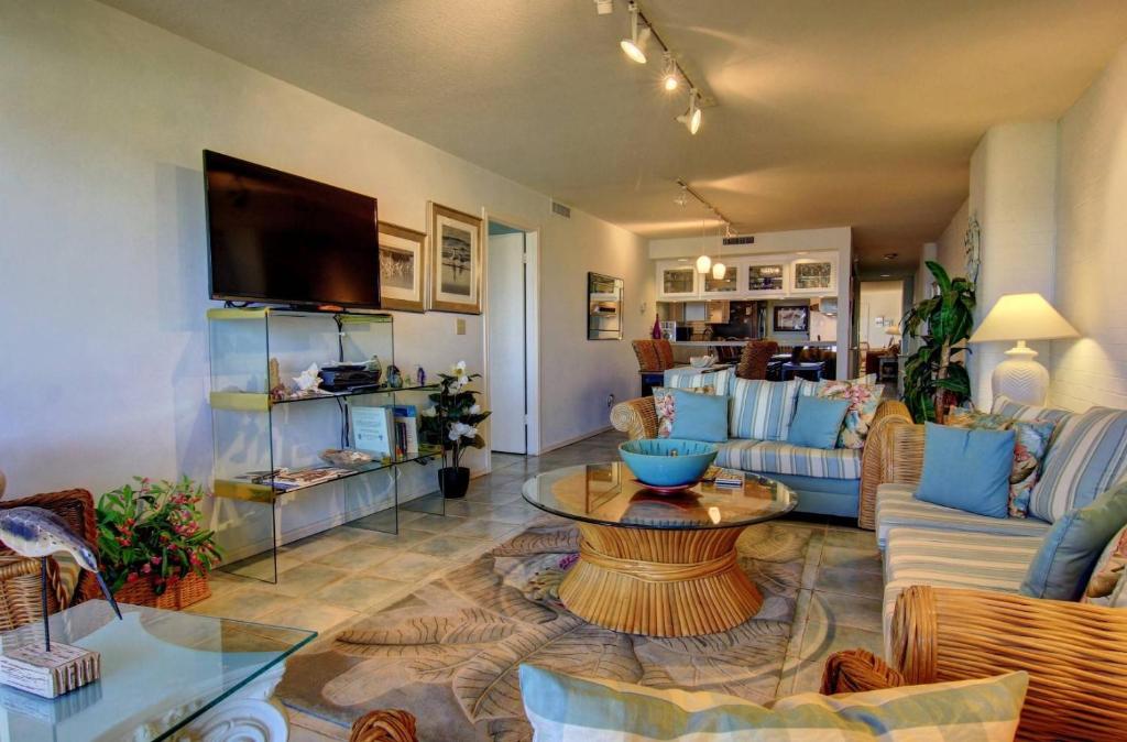 Relax with a Fabulous Ocean View and Ocean Sounds in This 2 Bedroom 2 Bath with Den photo 3